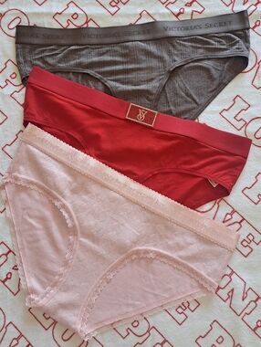 VS Panties bundle (M) NWT